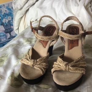 SBICCA wooden platform vintage collection